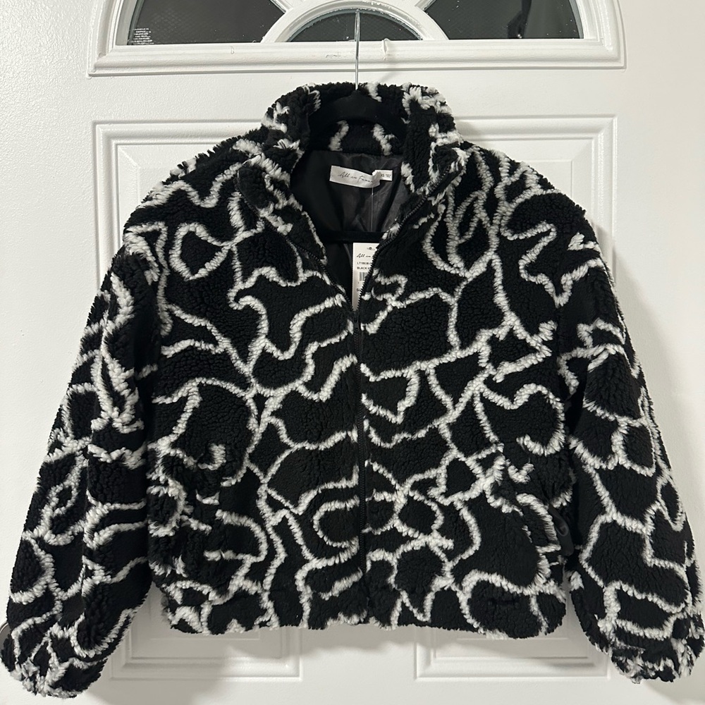 All in Favor Black & White Fleece Jacket, Size XS NWR